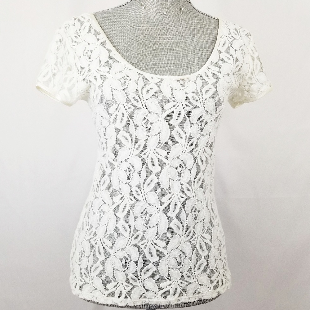 Banana Republic off white lace top